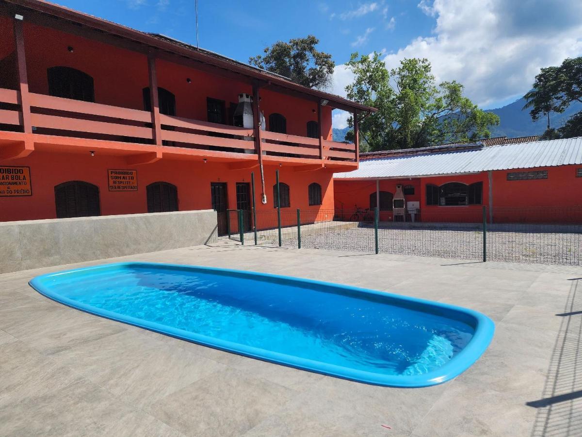 0001.12 - Maranduba - Kitnet Terreo -5 Pessoas - 2 Quadras Do Mar - Piscina - Wi-fi Ubatuba